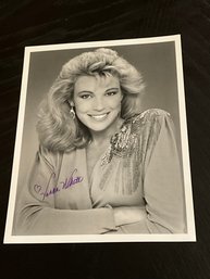 Vanna White Autographed 8x10