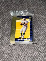 Sealed 1995 Collectors Choice Crash The Game Gold Set
