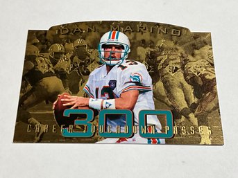 Dan Marino 1994 Upper Deck SP Die-cut 300 TD Passes