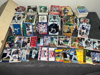 Mixed Lot Of Baseball Cards