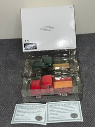 1948 F-1 & 1956 F100 Ford Pickup Trucks 1:32 Scale