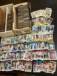 Large 1986 Topps Baseball Card Lot
