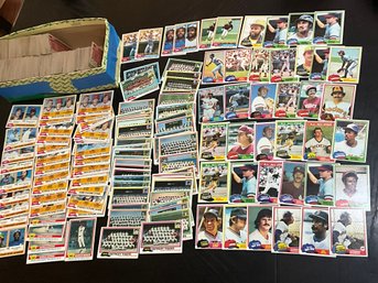 Large 1981 Topps Baseball Card Lot