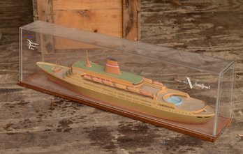 Cruise Ship Vistaford Model.
