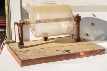 Cylinder Type Electrostatic Machine.