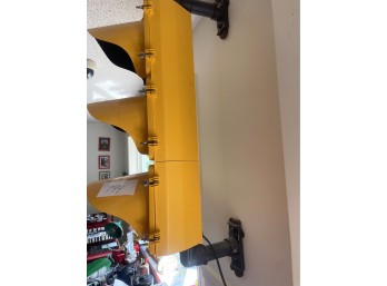 Stop Light With Wall Mounting Brackets