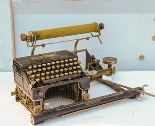 Underwood Elliott Fisher Typewriter.