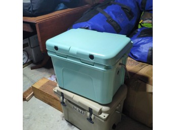 Yeti Tundra Cooler  Turquoise