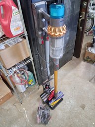 Dyson Vacuum With Accessories : Dyson V15 Detect Absolute Cordless Vacuum