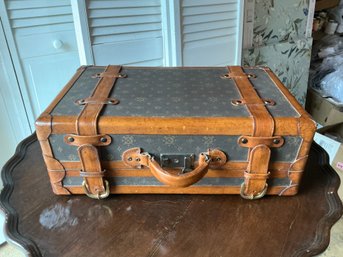 Reproduction Louis Vuitton Suitcase