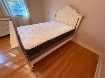 Legacy Classic Full Bedframe & Dresser