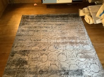 Area Rug W/ Floral Pattern