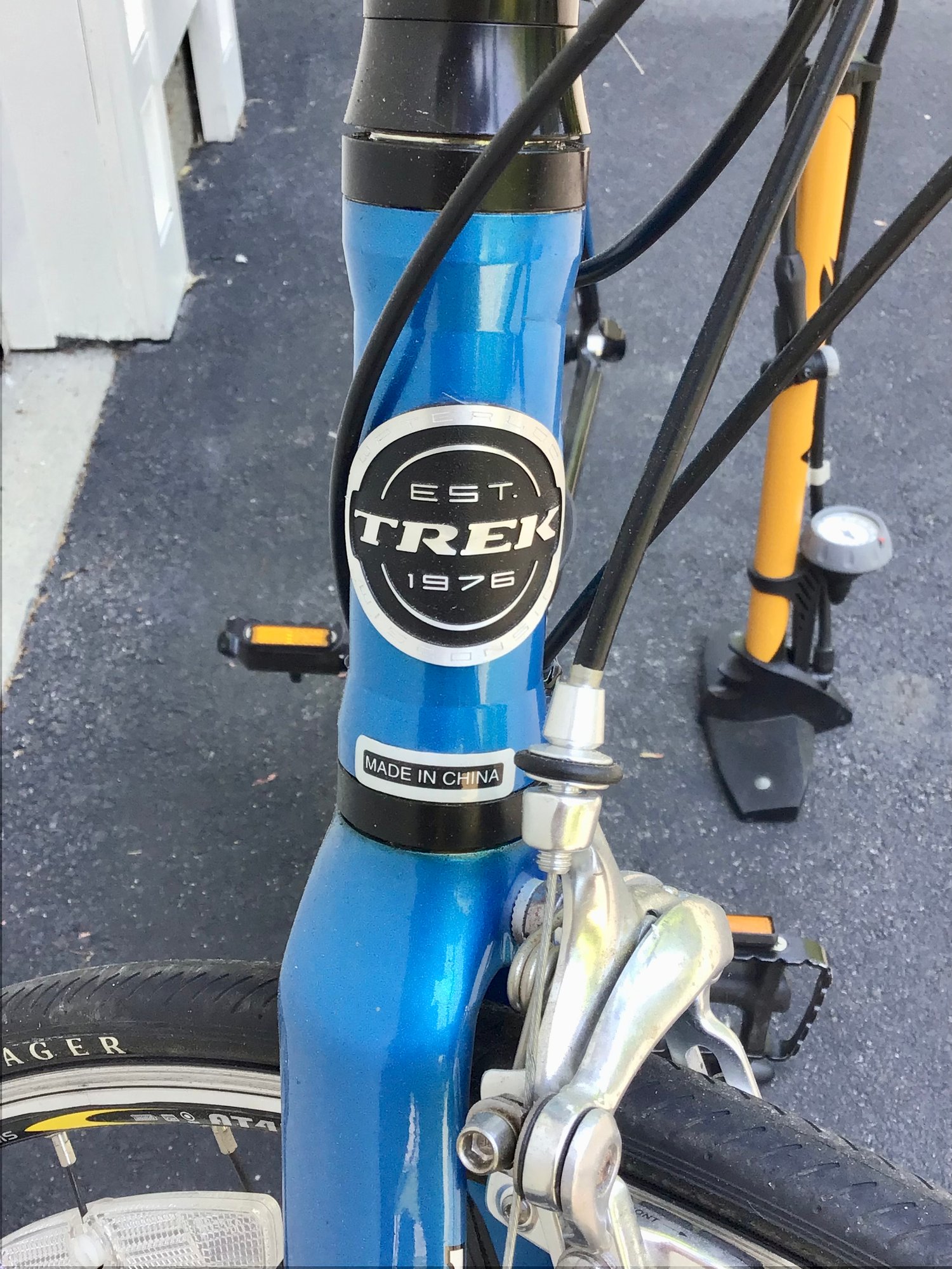 TREK Discovery Channel Road Bike #1861442 | Auctionninja.com