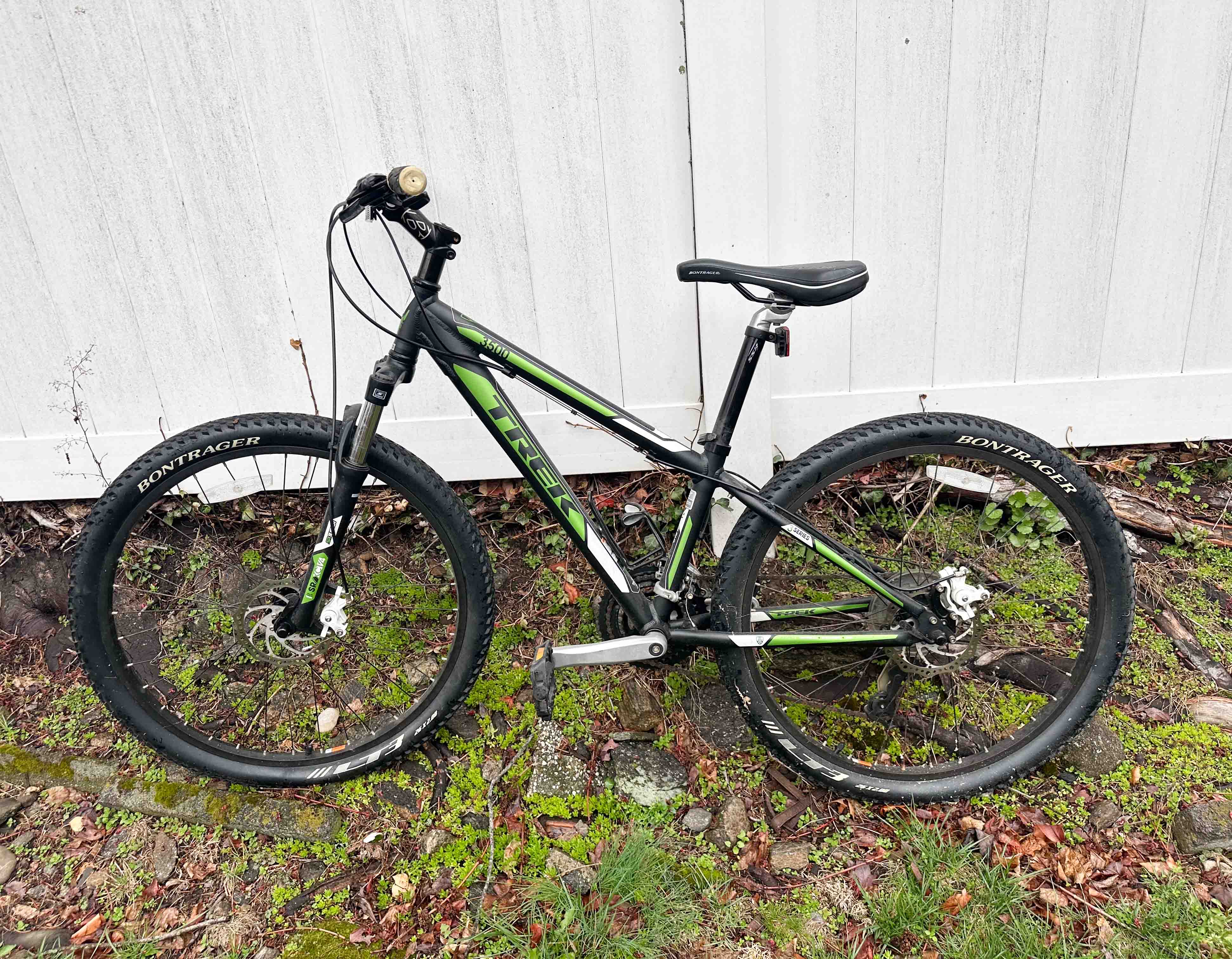 Trek 3 Series 7-Speed Bike #2097486 | Auctionninja.com Trek 3 Series 7-Speed Bike #2097486 | Auctionninja.com