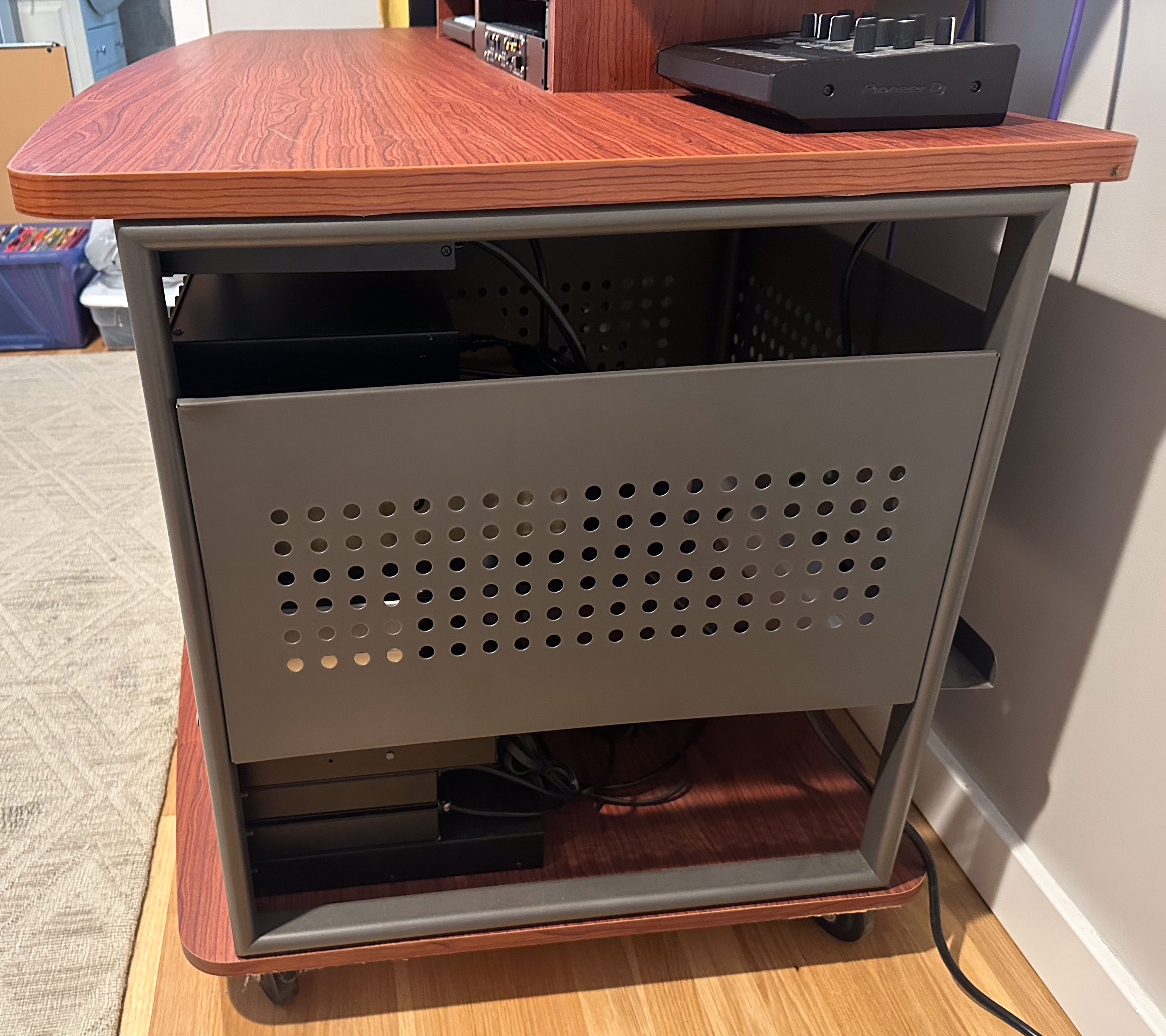 Studio Rta Rack Studio RTA Producers Station Cherry Wood Veneer Professional Recording ...