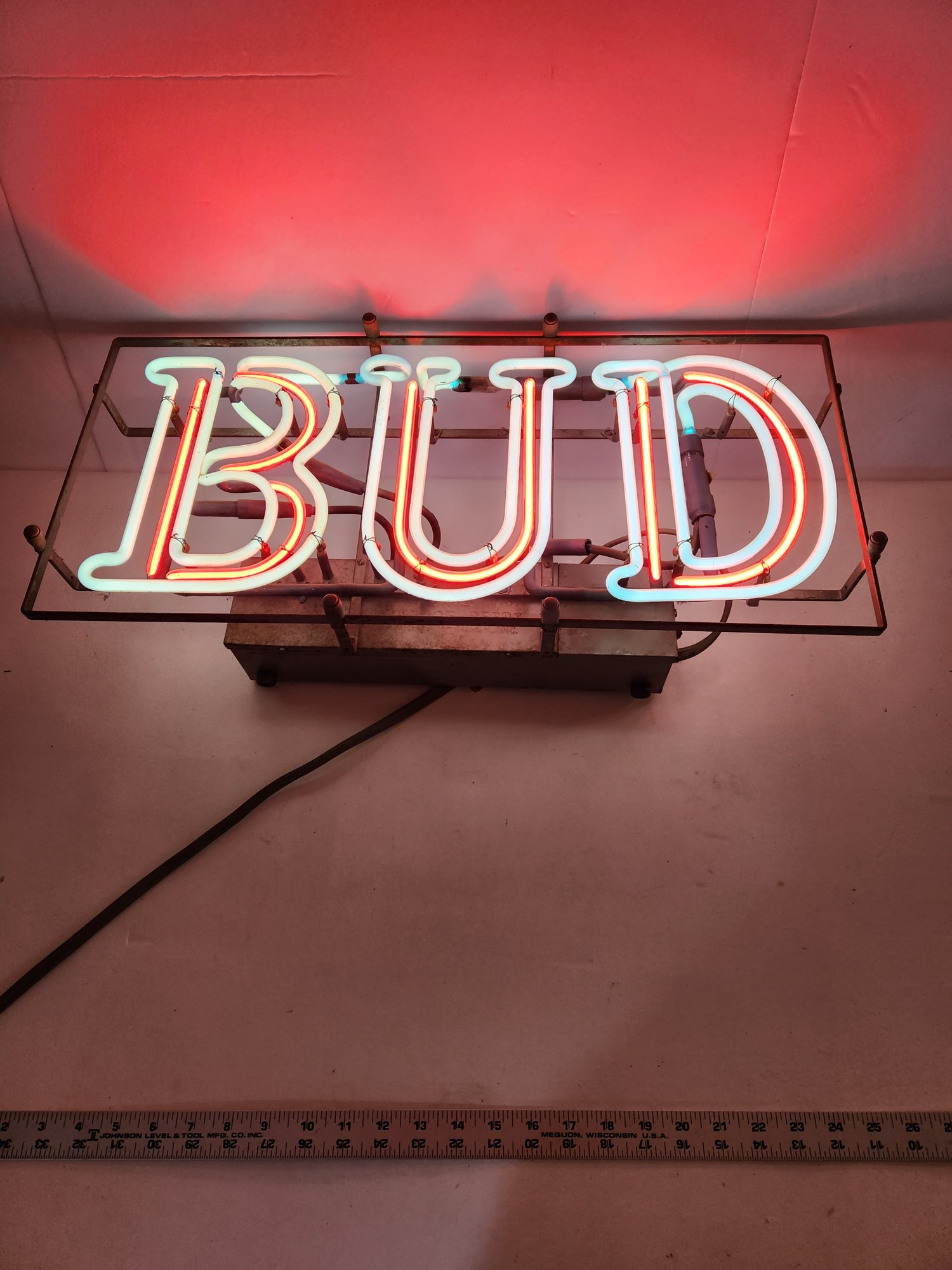 Vintage Budweiser Neon Light #1424985 | Auctionninja.com