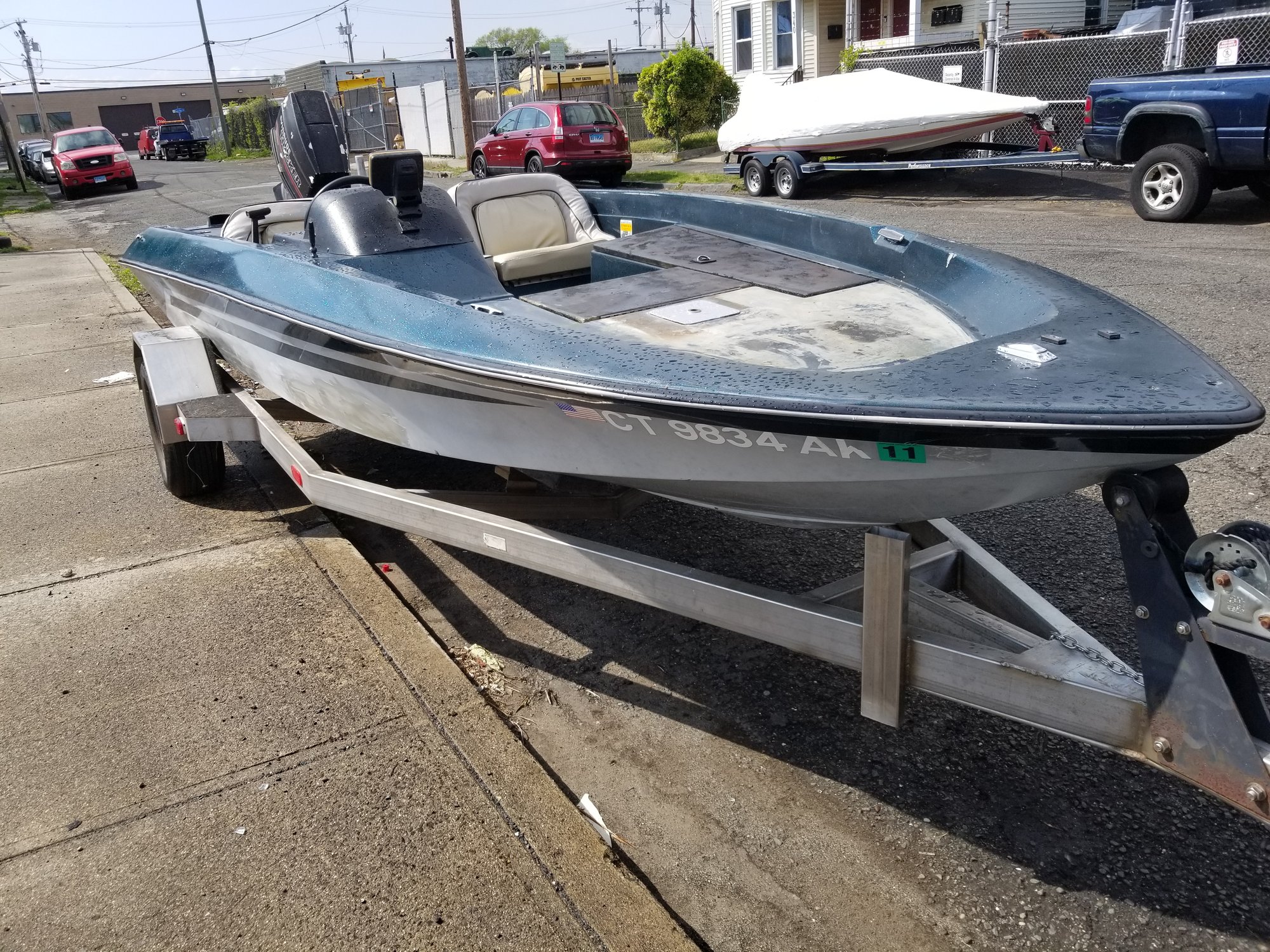 Blue And Lime Green Bass Tracker Boats 1989 Bass Tracker 16 Foot 1600 TF  With Stainless, image size:2000x1500