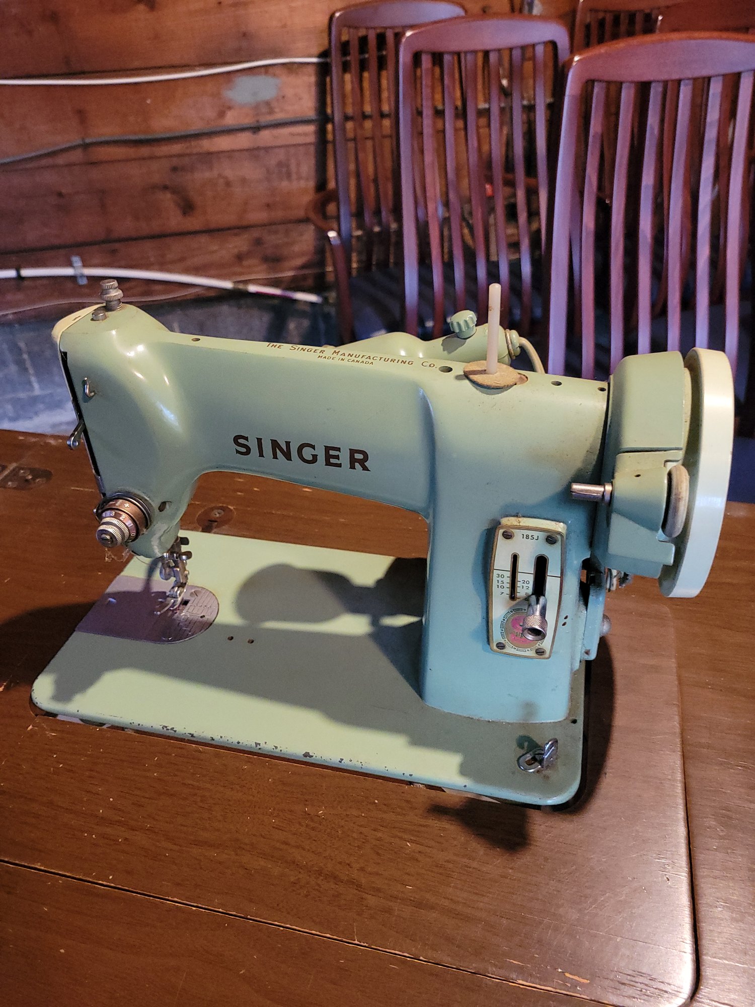 Powder Singer Vintage Powder Singer Sewing Machine #2013035 | Auctionninja.com