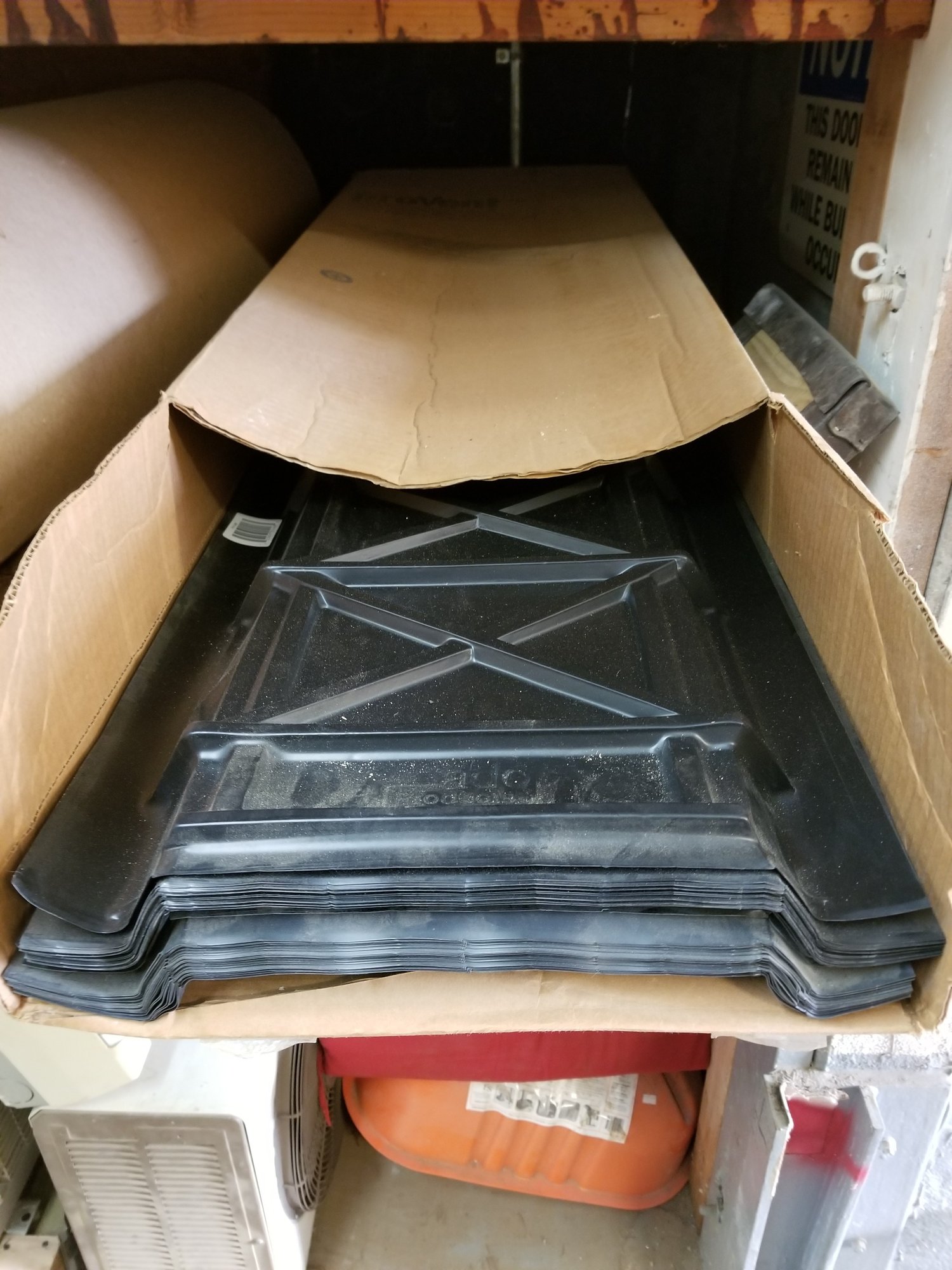 ProVent Plastic Attic Rafter Vent #2213907 | Auctionninja.com