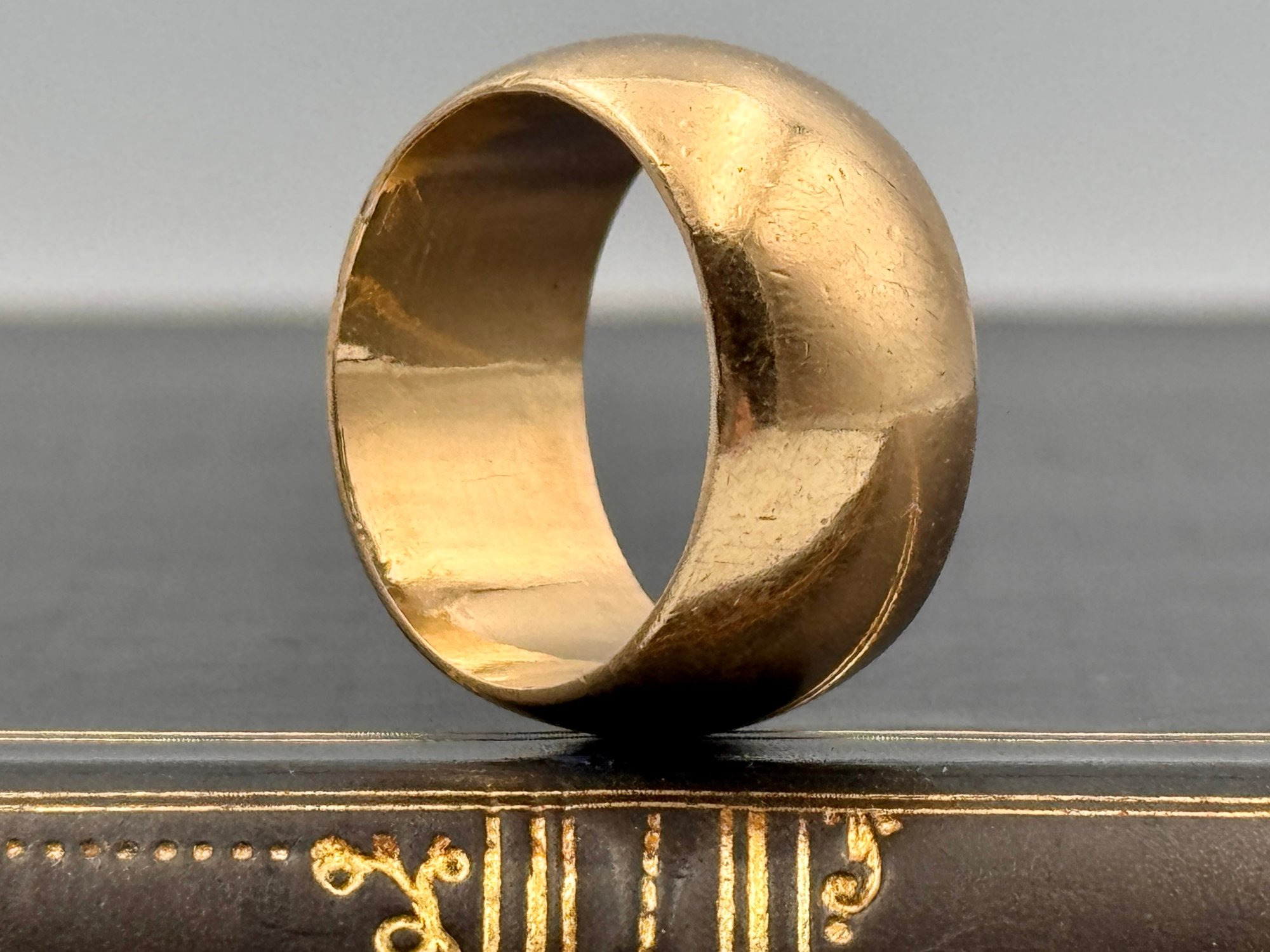 Vintage 14K Gold Dome Wedding Band - Size 6 #40893486 | Auctionninja.com