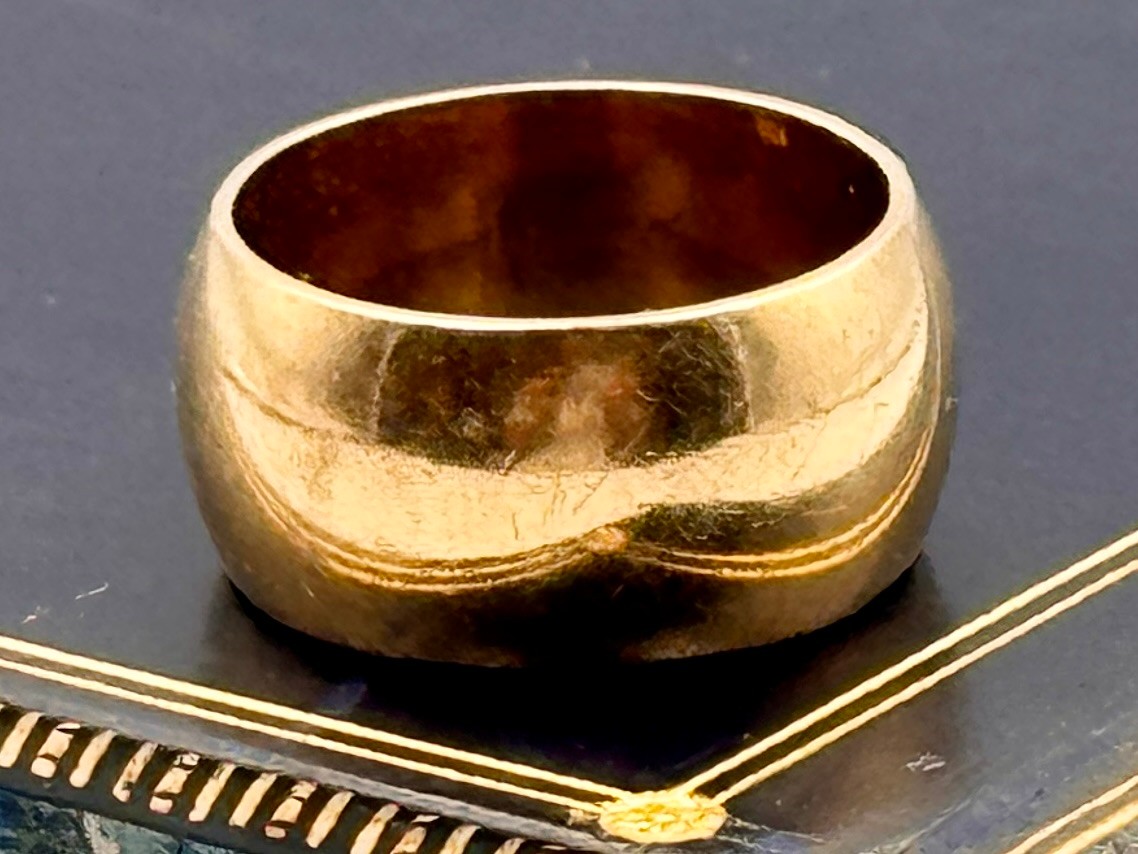 Vintage 14K Gold Dome Wedding Band - Size 6 #40893486 | Auctionninja.com