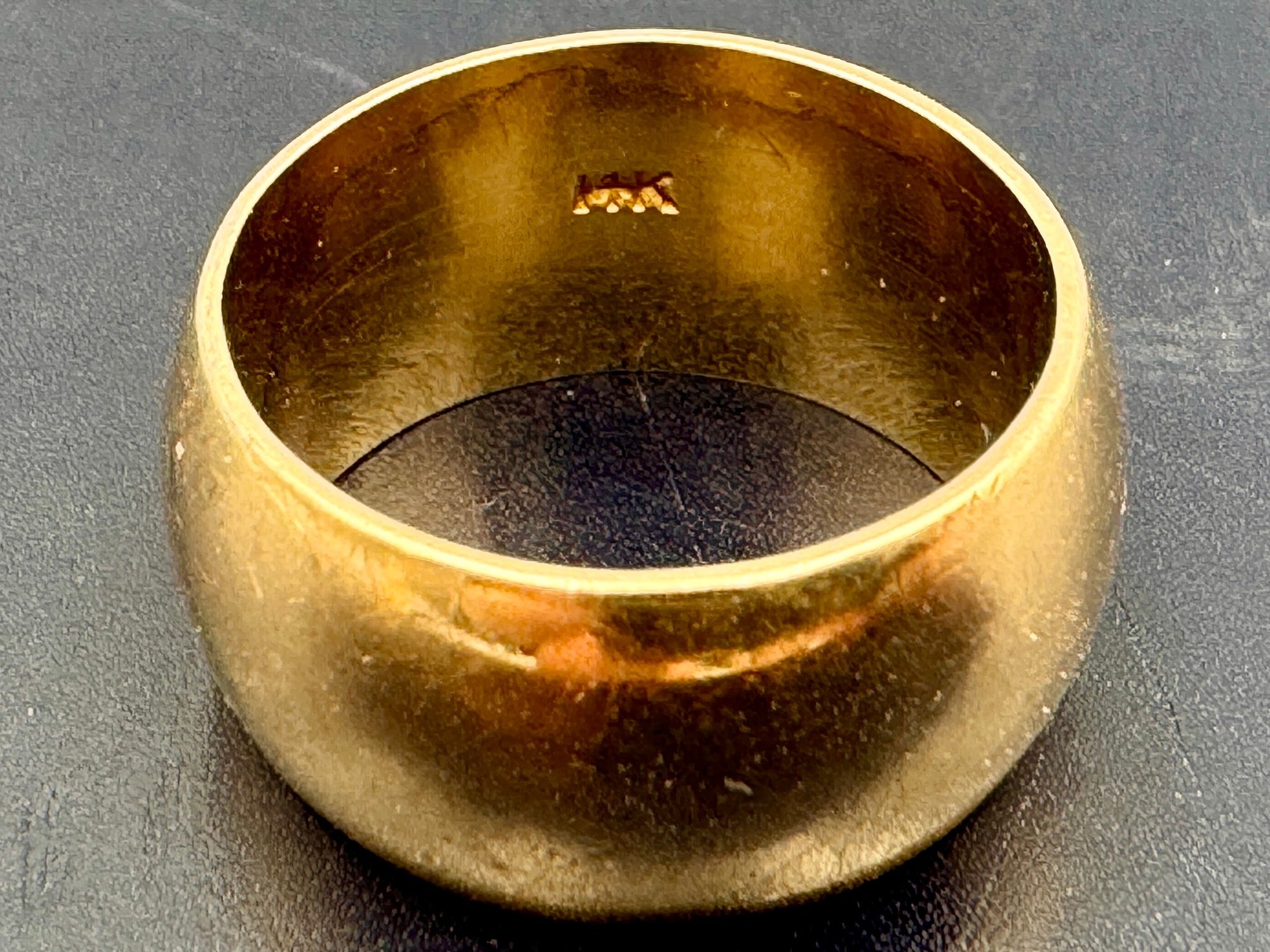Vintage 14K Gold Dome Wedding Band - Size 6 #40893486 | Auctionninja.com