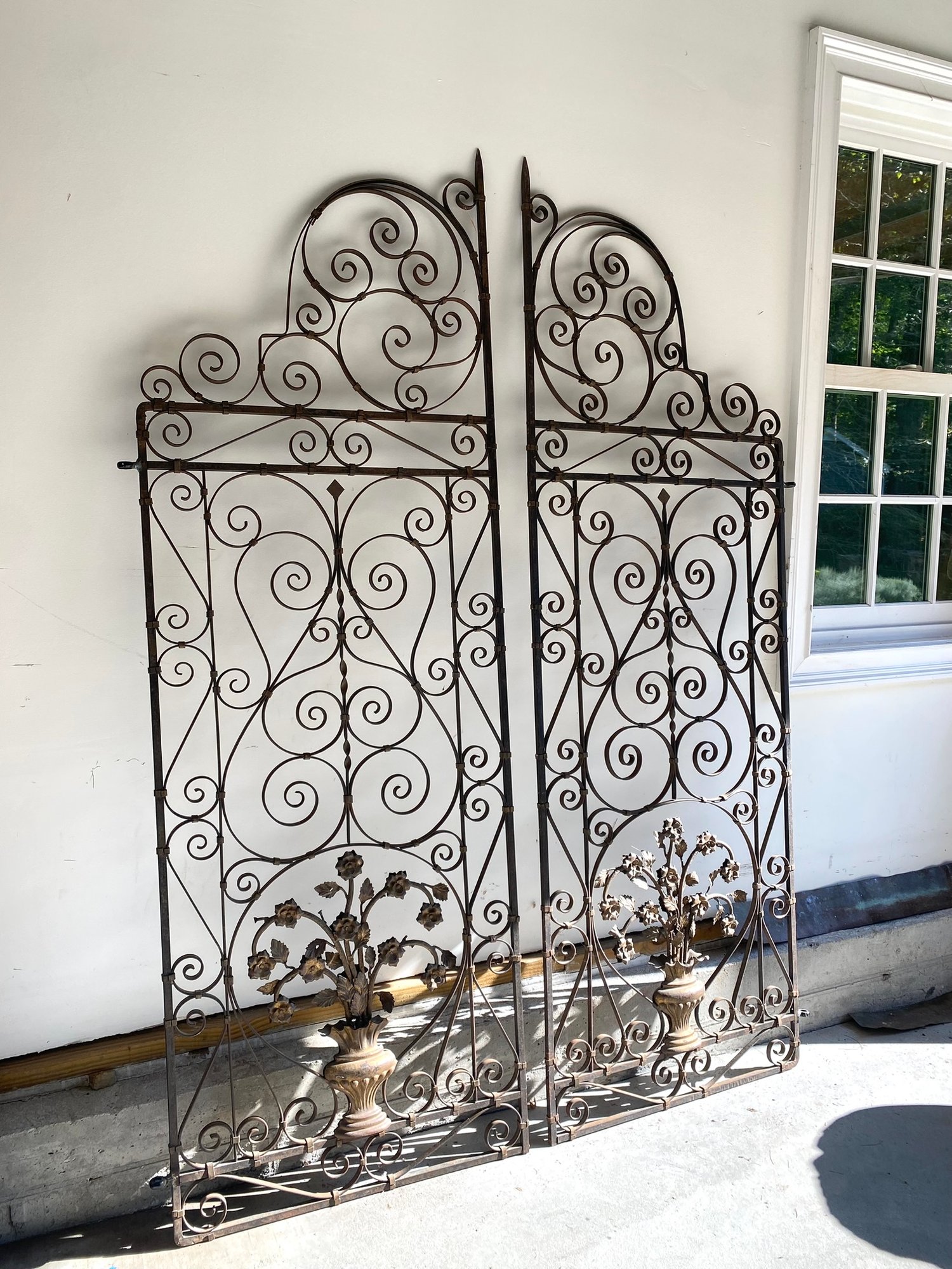 PAIR Beautiful Iron Vintage Garden Gates 6 Feet High #1653601 |  Auctionninja.com, image size:1500x2000