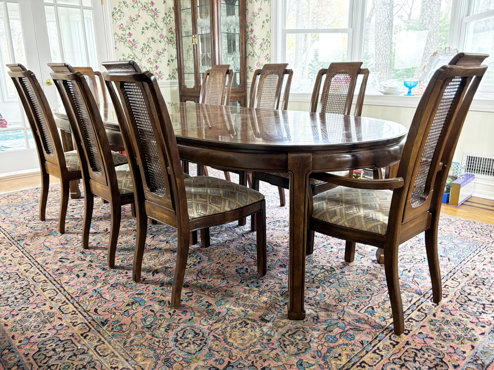 A Vintage Extendable Dining Table And 8 Chairs In Chinoiserie