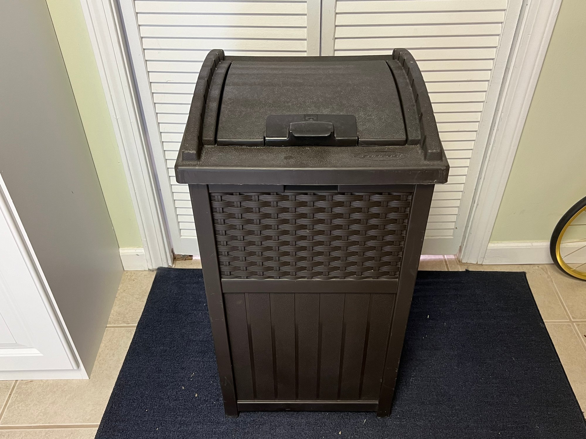 Suncast Outdoor Trash Can 40788983