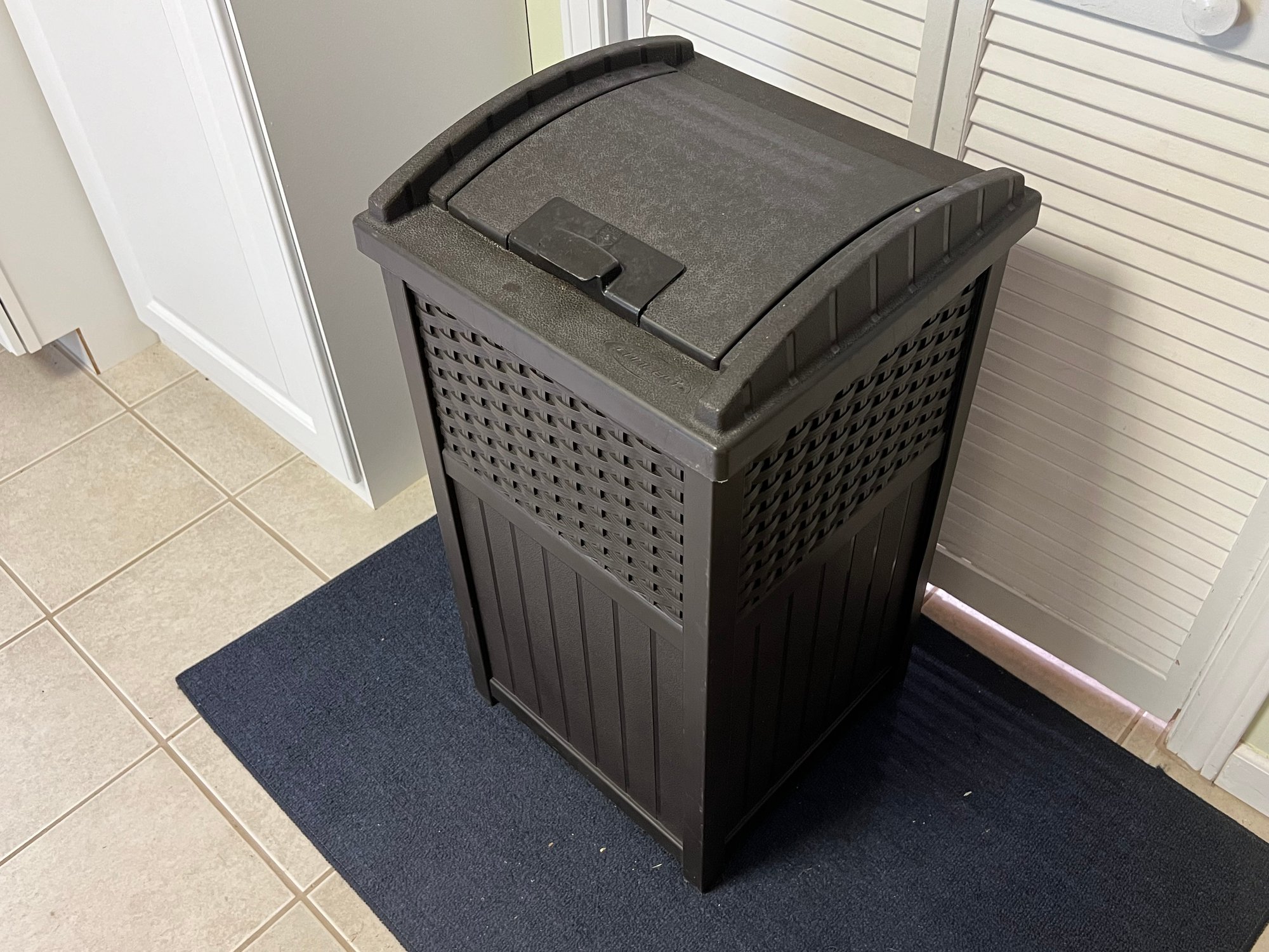 Suncast Outdoor Trash Can 40788983