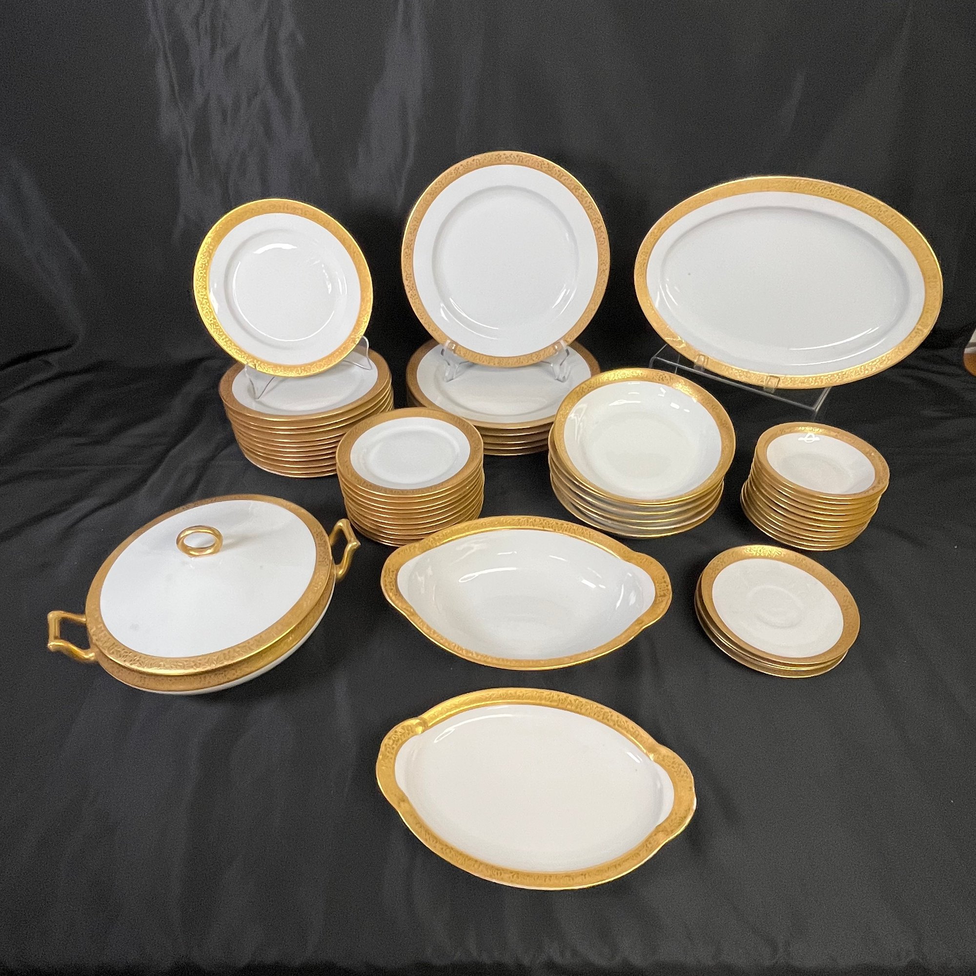 ドイツ製 Hutschenreuther ペールピーチ 金彩 美しいレリーフ5枚 Royal Bavarian Hutschenreuther SELB, HUT 660, 22 Carat Gold