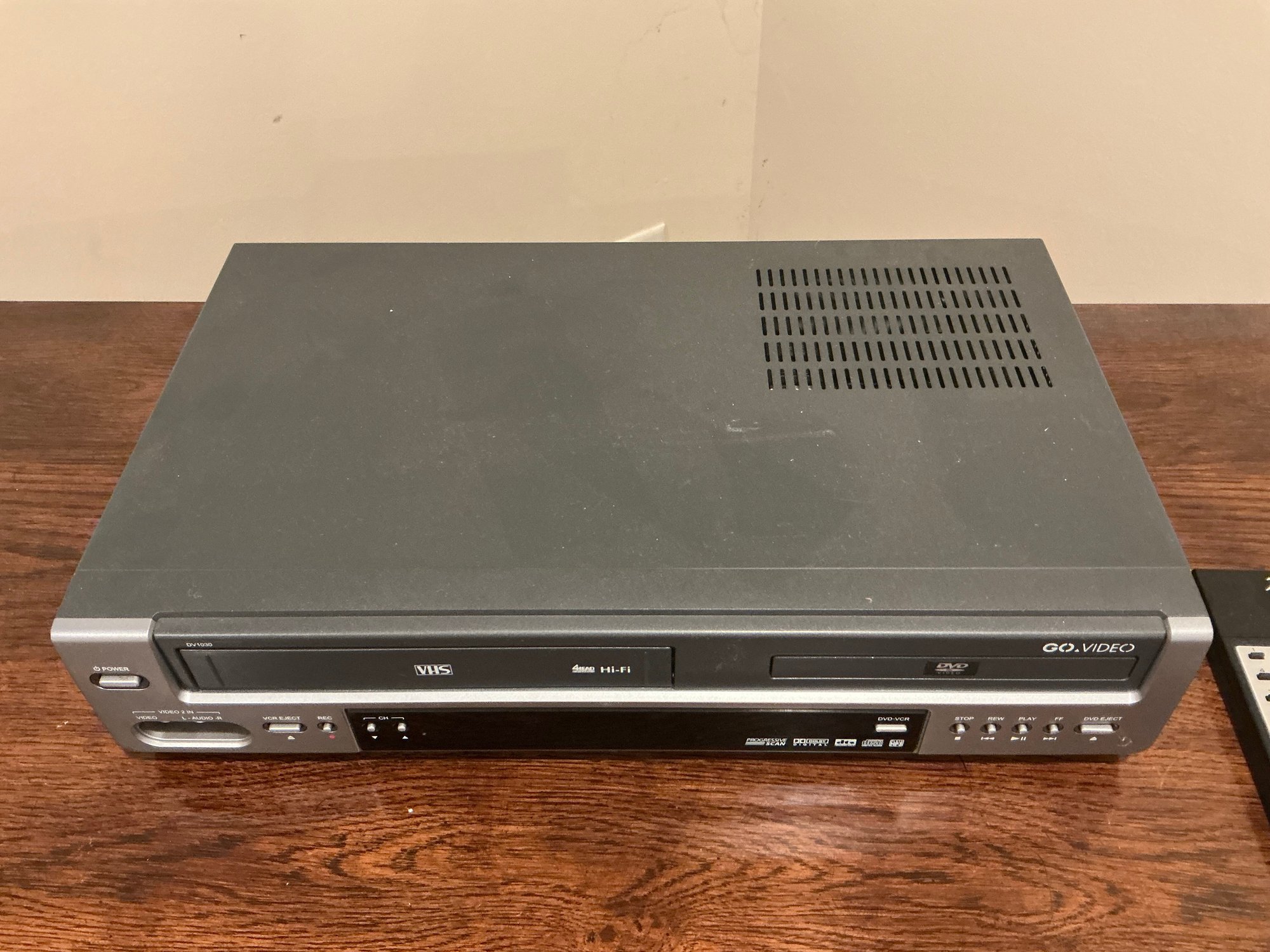 Vintage 1980's Zenith Space Command Model #SD5535G Console Color