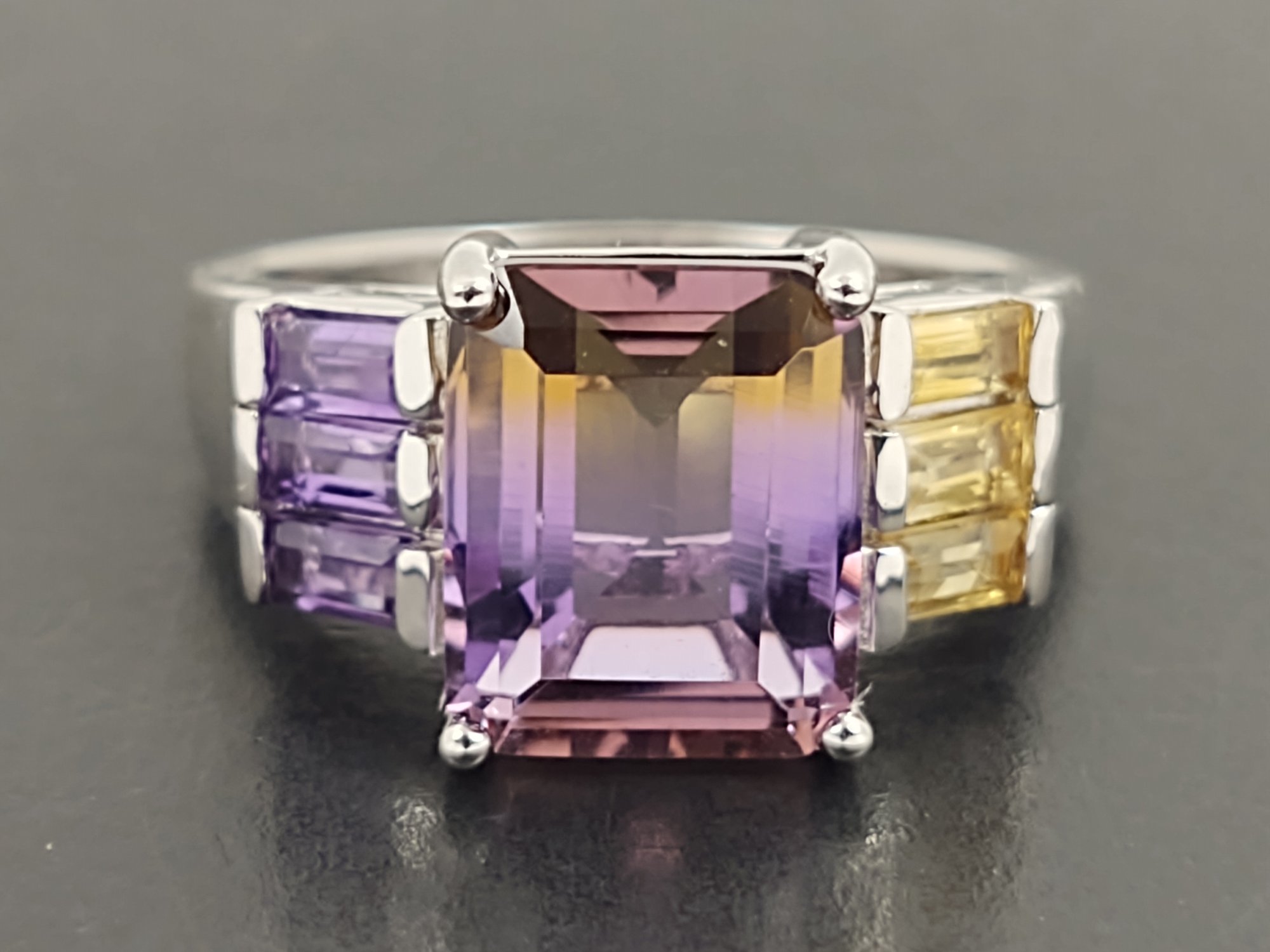 STUNNING STERLING SILVER MYSTIC TOPAZ RING 1990811