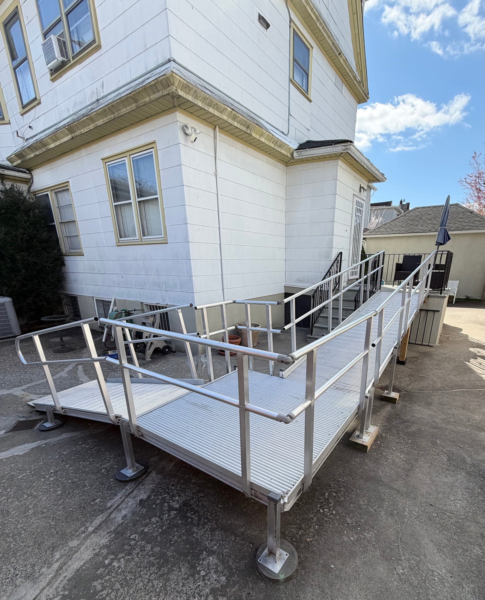 26 Foot Commercial Modular Aluminum Ramp System #2316035 | Auctionninja.com