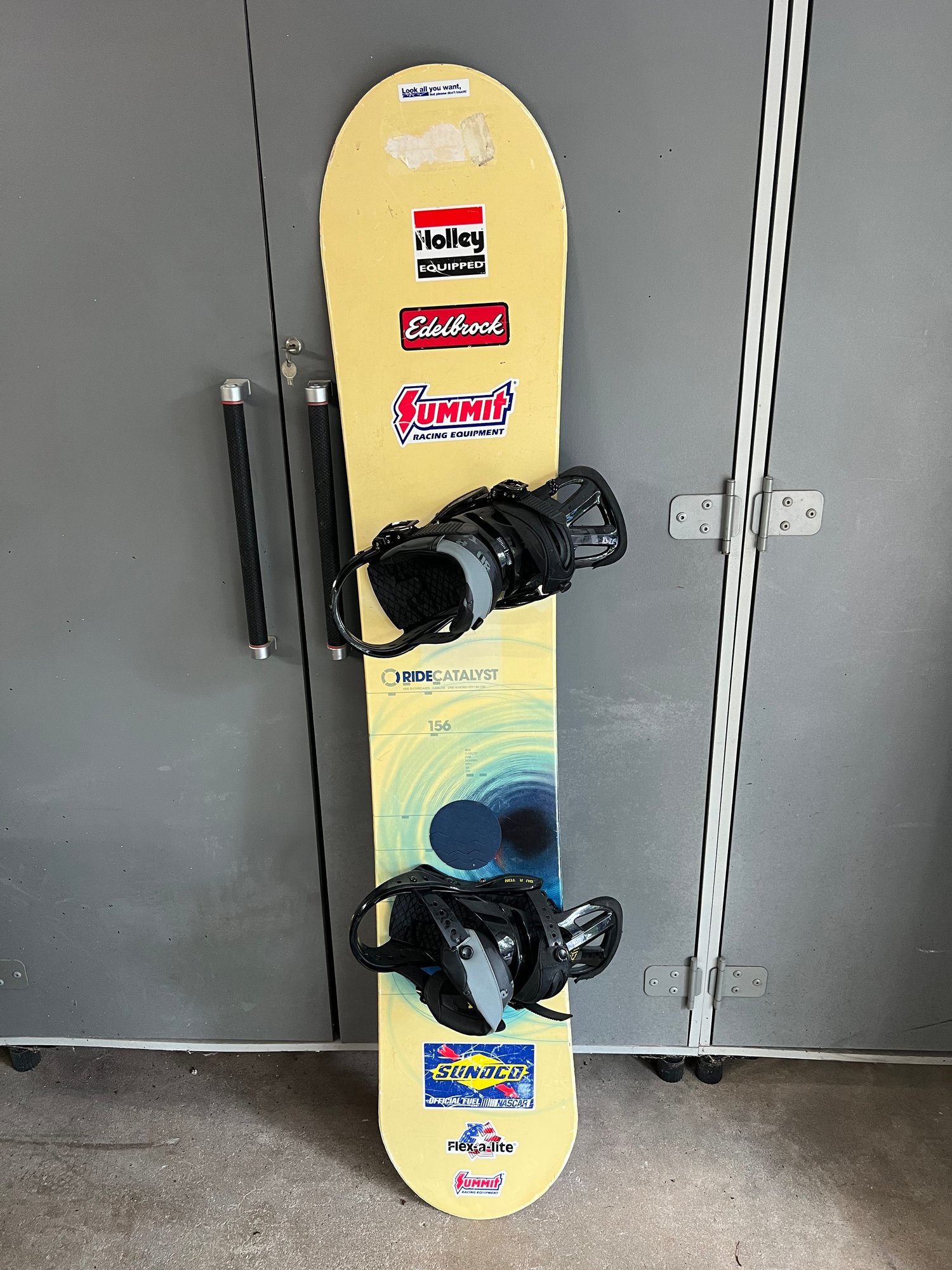 o ride catalyst snowboards Ride Catalyst 156cm Snowboard W/ Burton Bindings #1583423