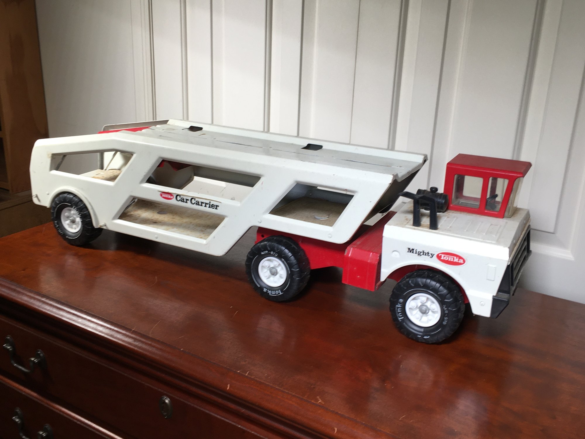 Very Large Vintage 1970s MIGHTY TONKA CAR CARRIER Truck Red