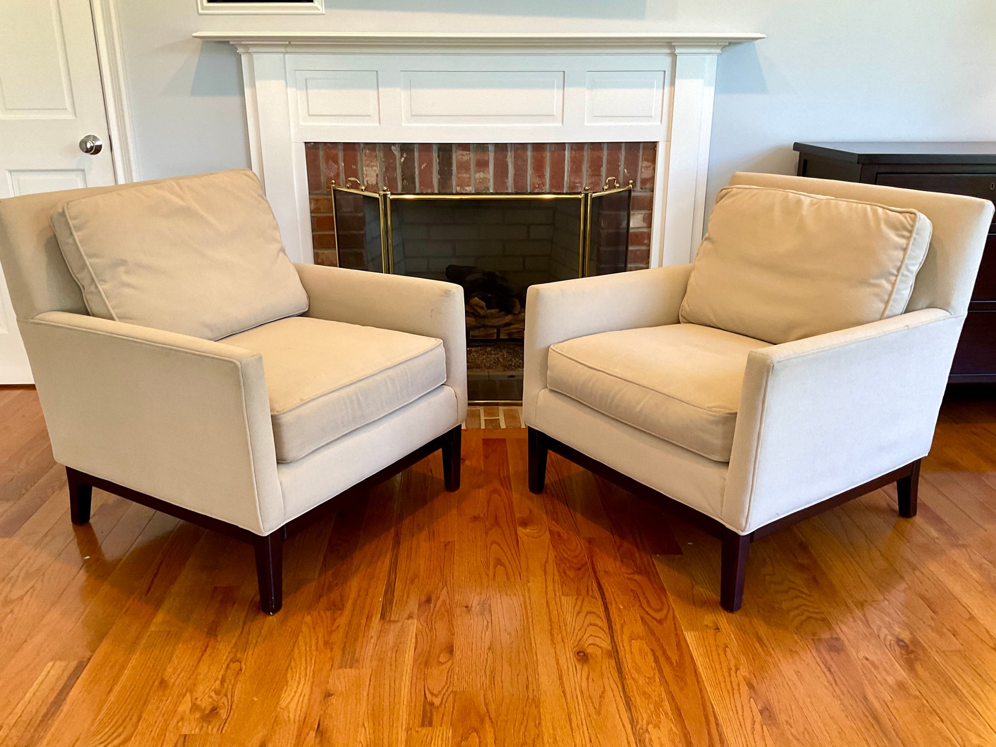Pair Of McCreary Modern Structured Club Chairs #40800262 | Auctionninja.com