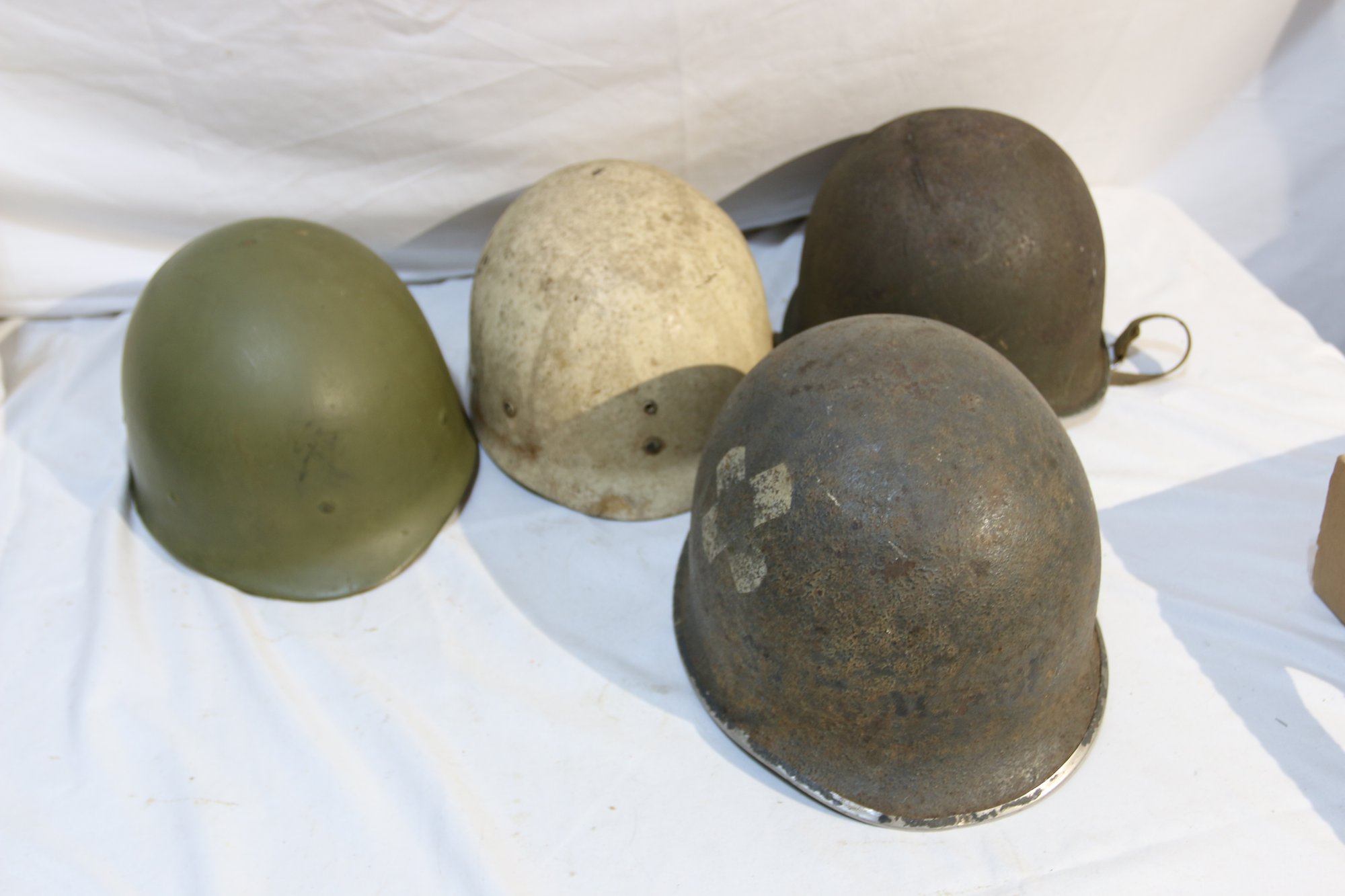 US WWII Military Helmets With Liners #2106039 | Auctionninja.com