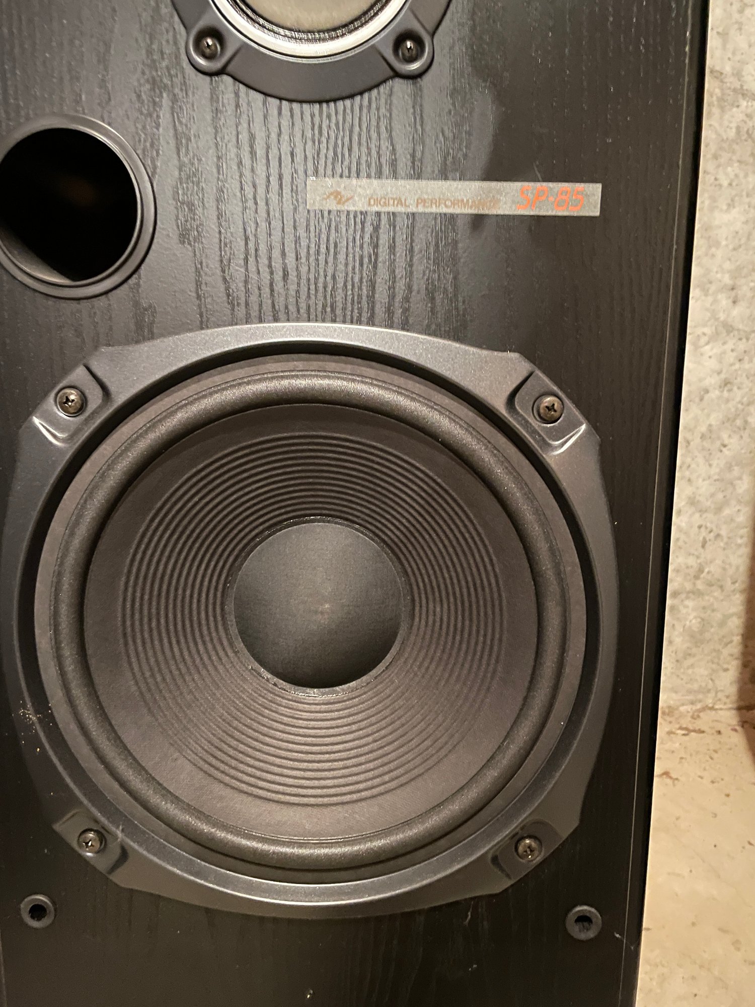 JVC- Digital Performance SP85 Floor Speakers. #1421605