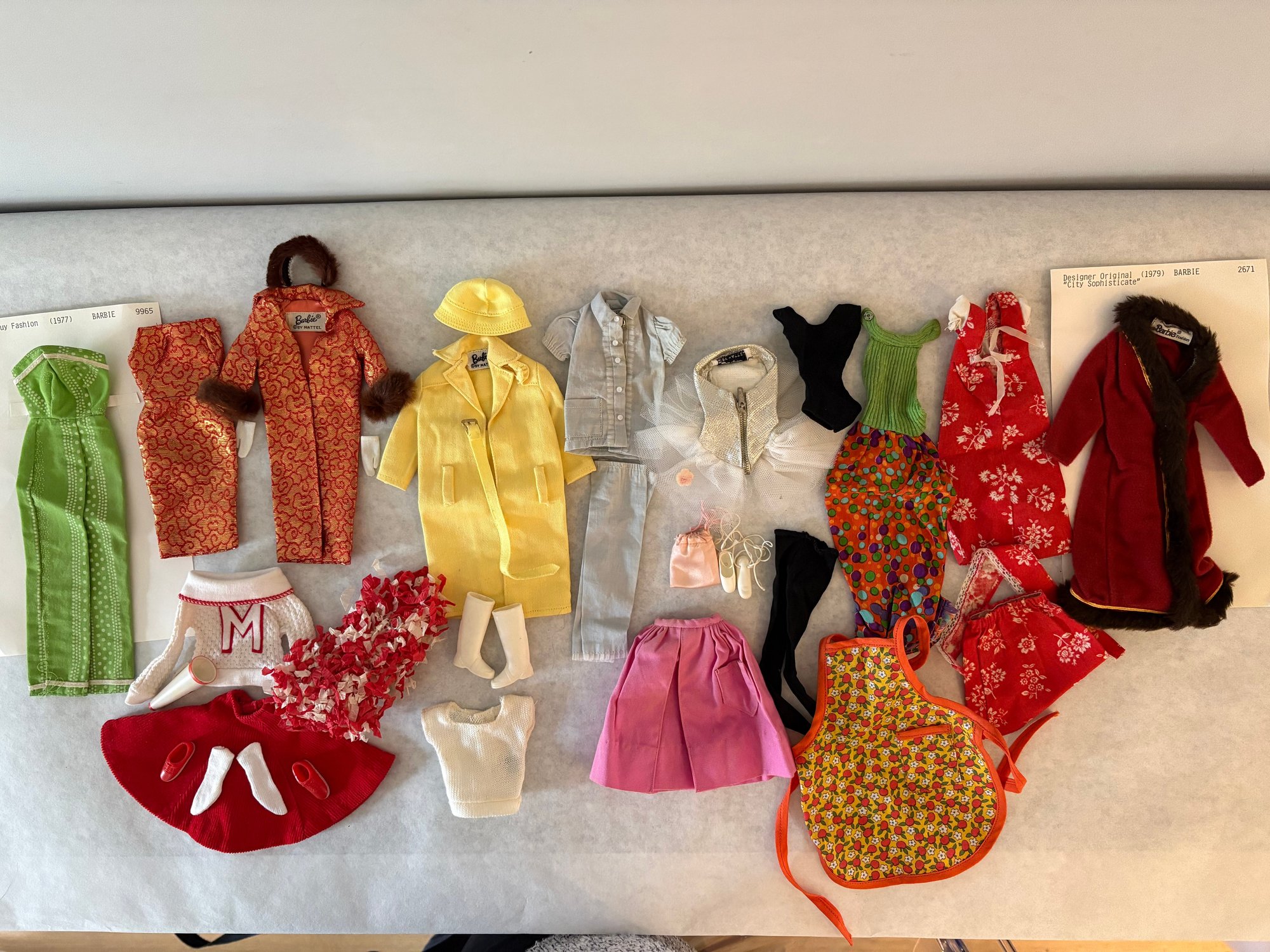 Vintage Barbie Outfits Including Cheerleader #2287032 | Auctionninja.com