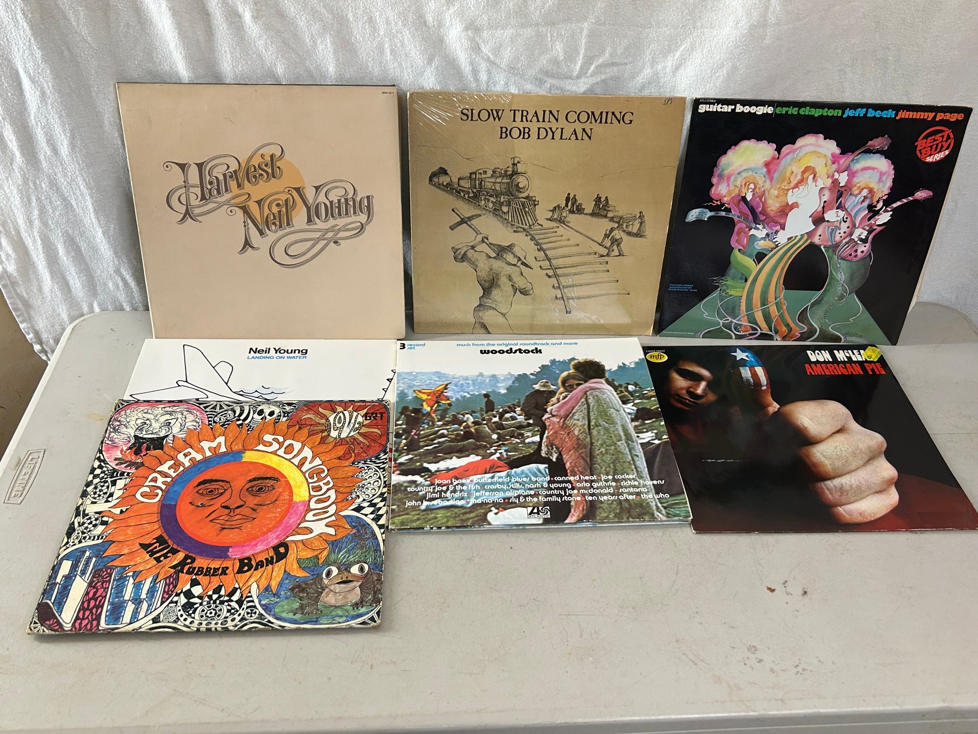 Grouping Of Excellent Condition Albums DR-41 #2288253 | Auctionninja.com