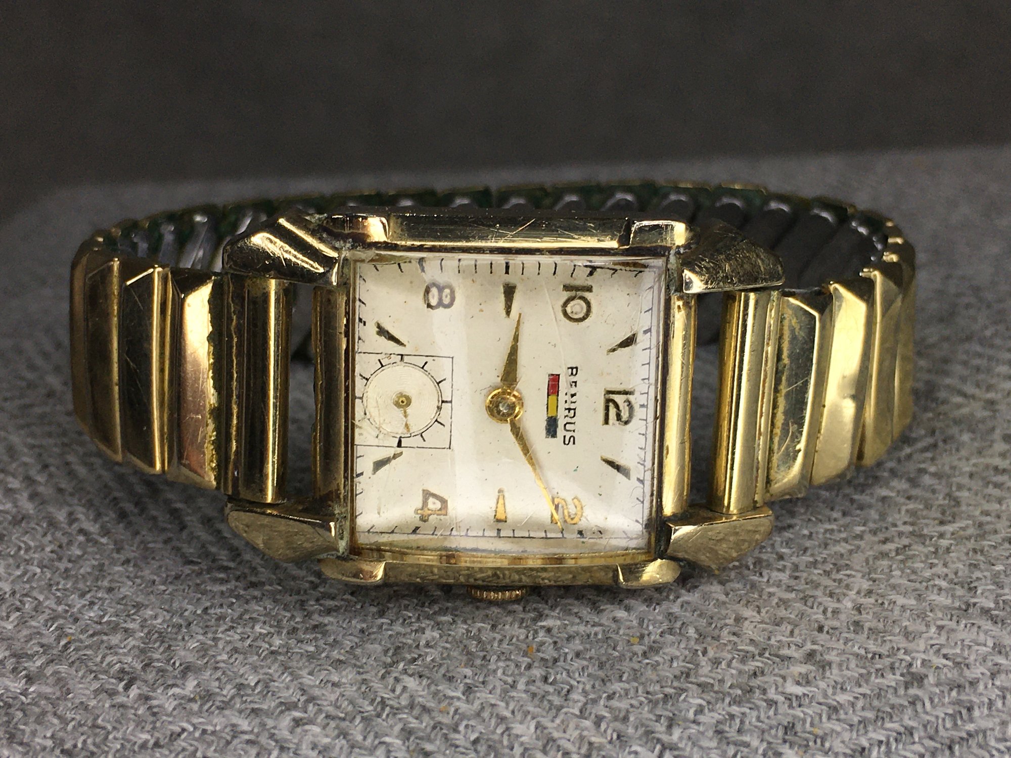 Very Nice Vintage Tank Style BENRUS Mens Watch - 10K Gold 