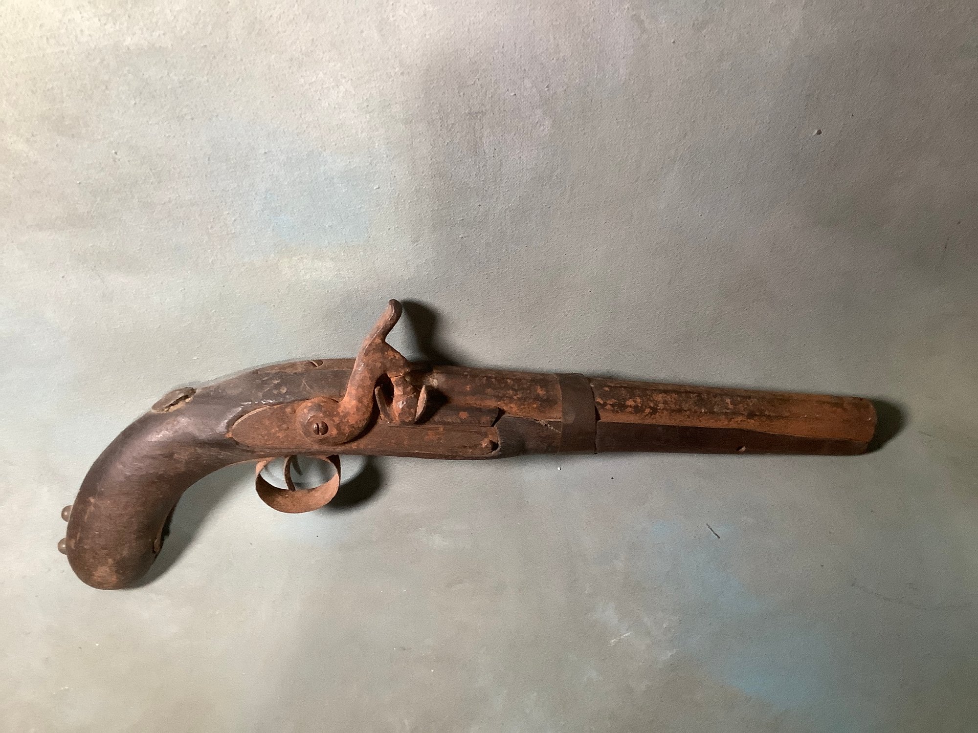 Early Flintlock Pistol #2041447 | Auctionninja.com