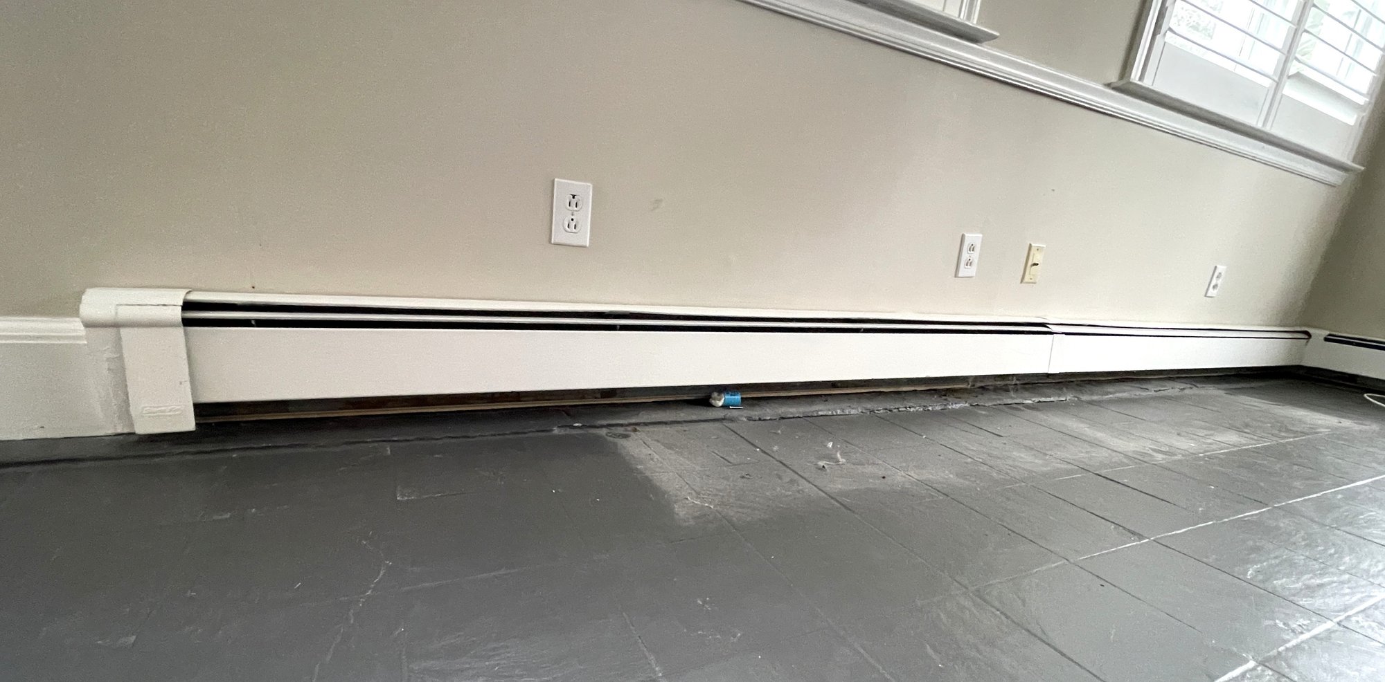 Approx 28 Feet Of Slant Fin Baseboard Radiators #2290227 | Auctionninja.com
