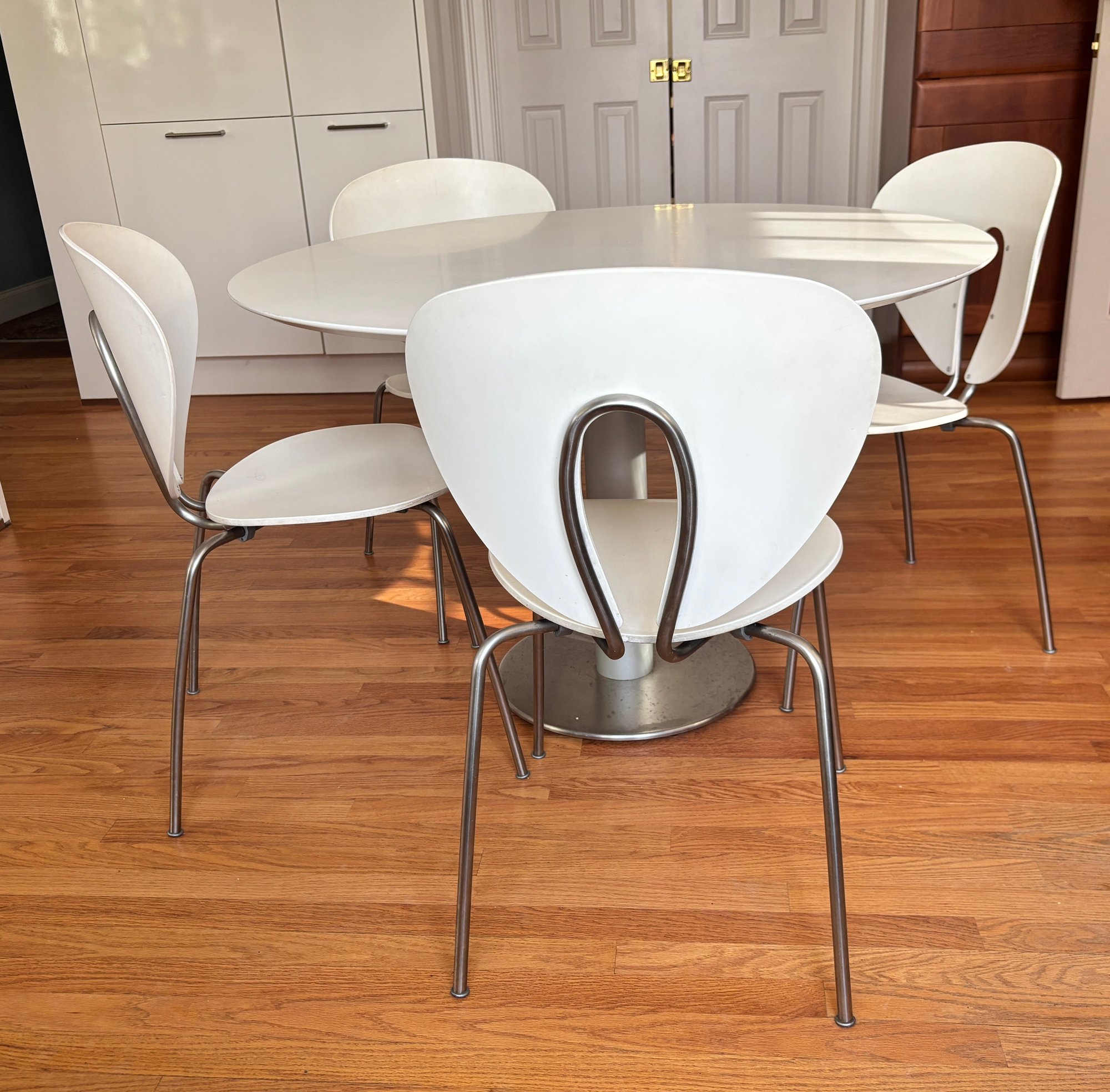 Zero Table Stua Zero Table And Four Stua Globus Chairs By Design With In Reach ...