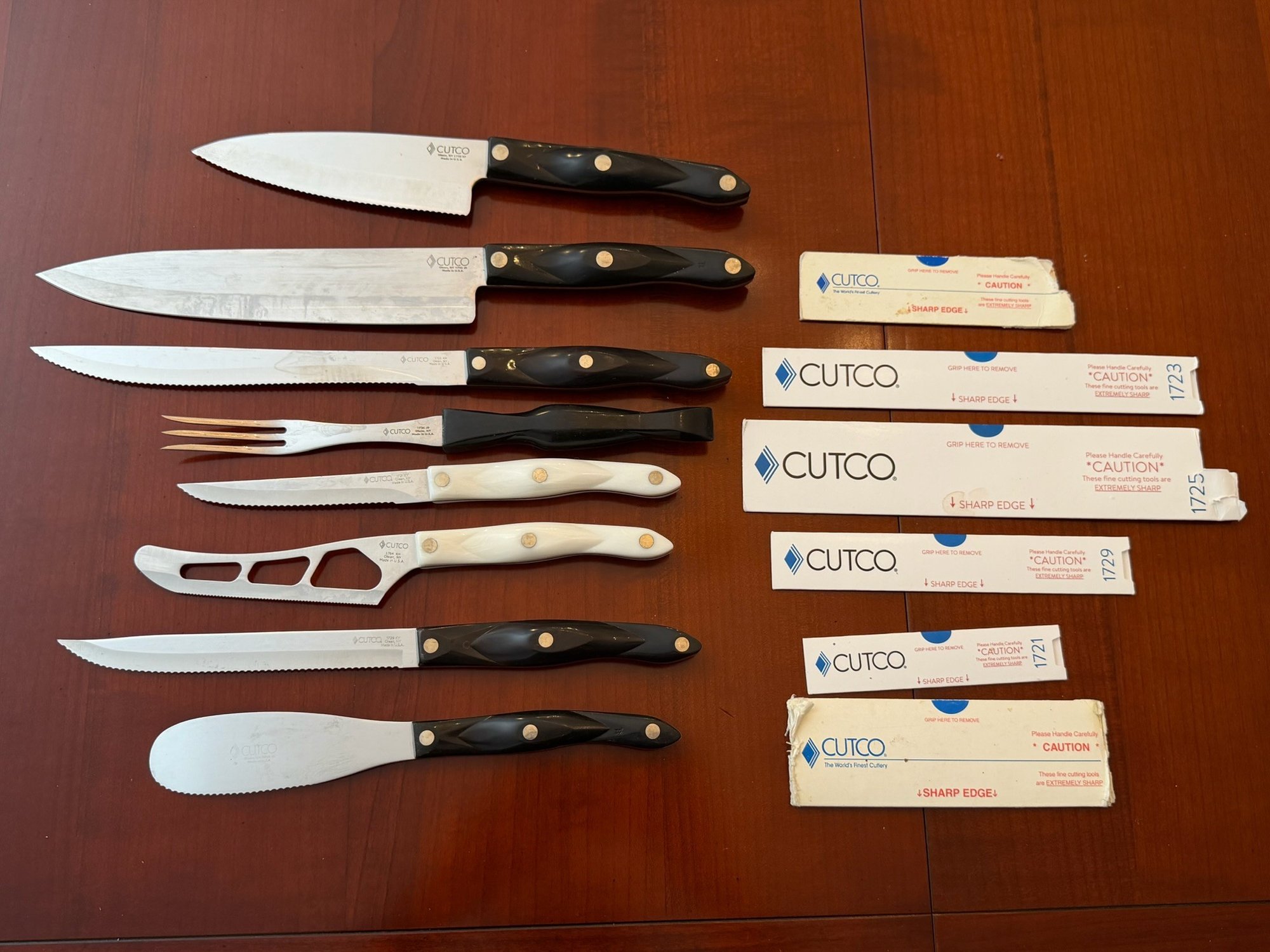 Group Of 8 Cutco Knives In Great Condition #40887649 | Auctionninja.com