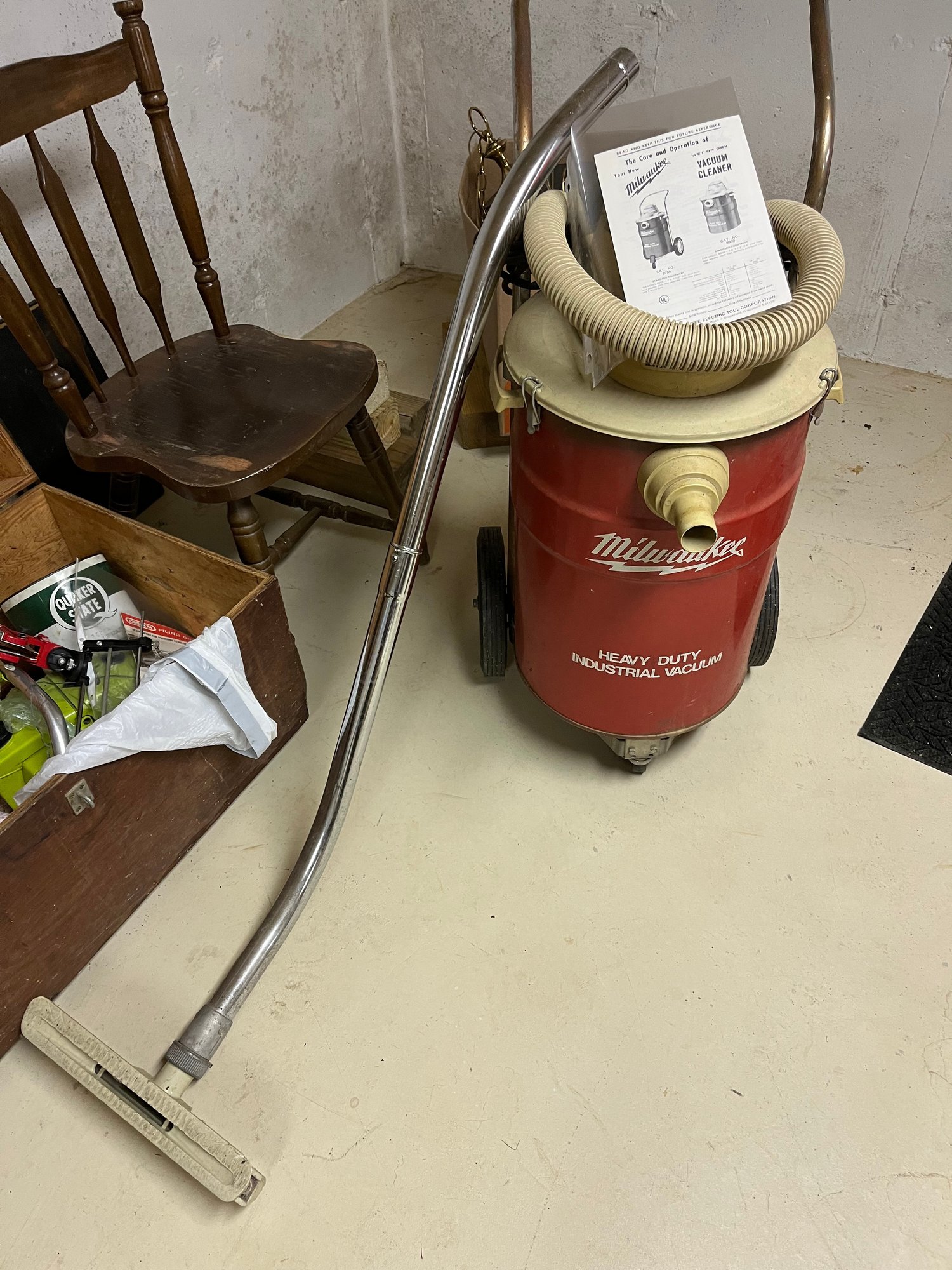 Vintage Milwaukee Wet & Dry Vac Model No. 8955 #40860124 | Auctionninja.com