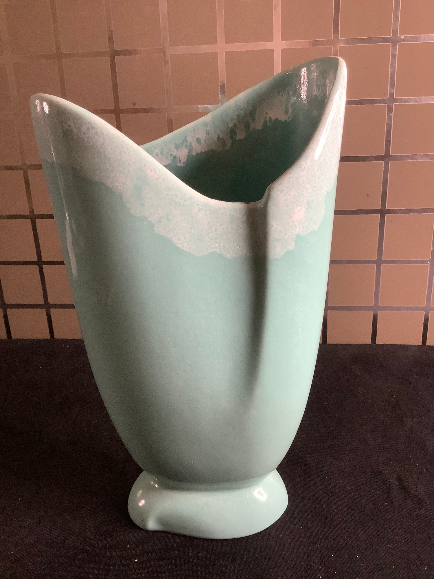 Roseville Blue Tulip Vase 1967039