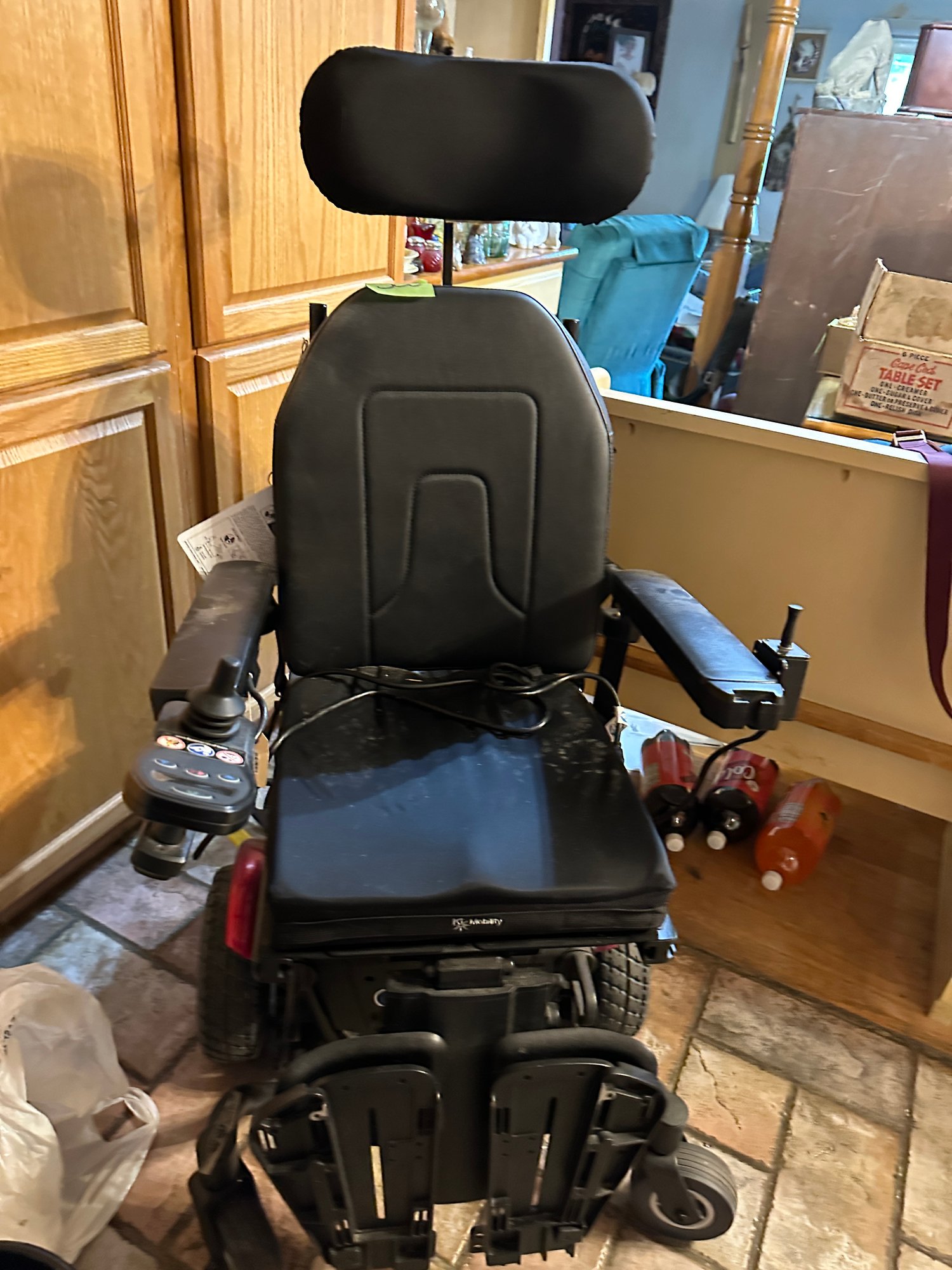 Electric Wheel Chair - Still Has Tags - Axiom With Quantum True Balance ...
