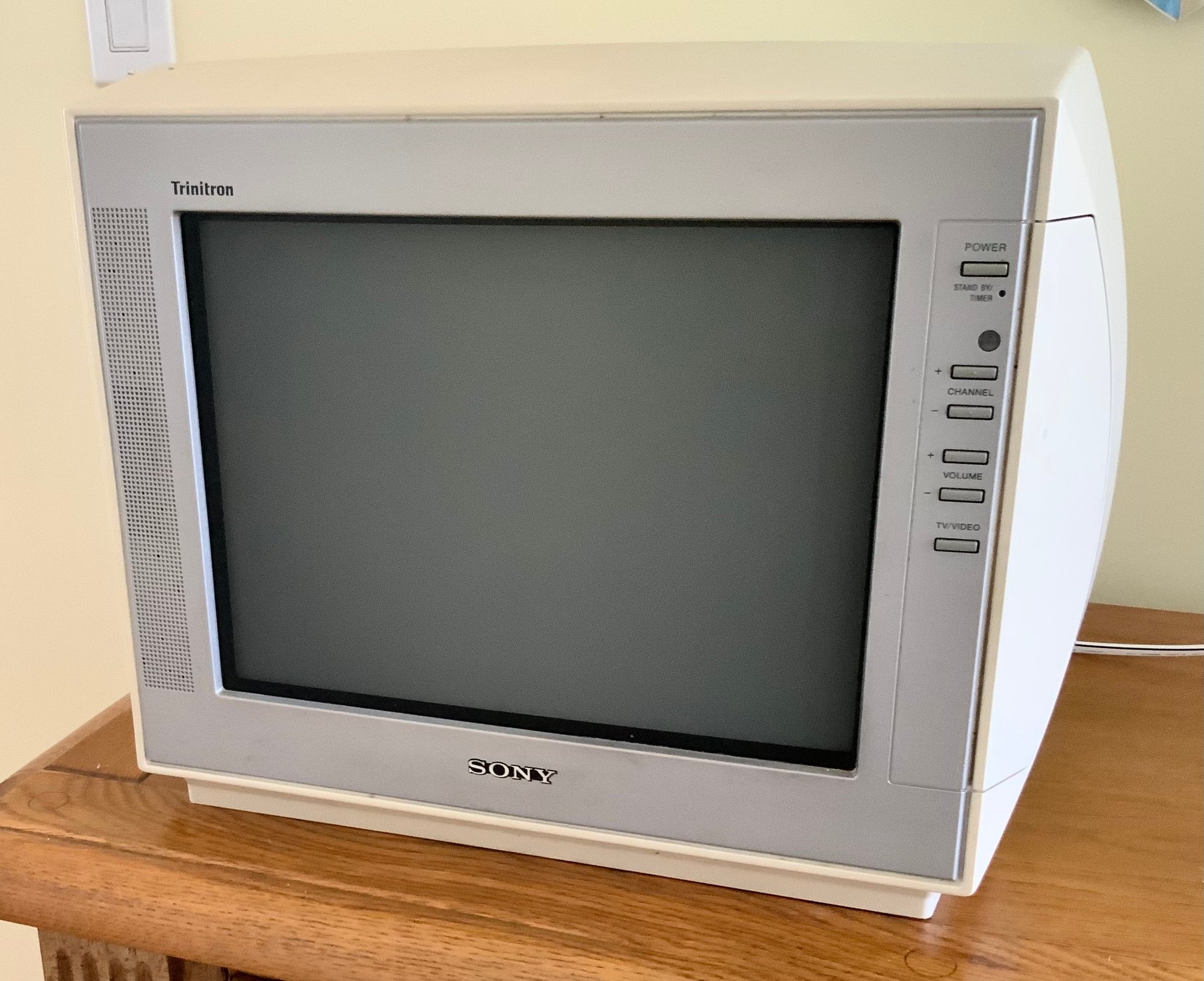 Vintage Sony Trinitron Color TV ~ Model KV-13FM13 ~ #40800369